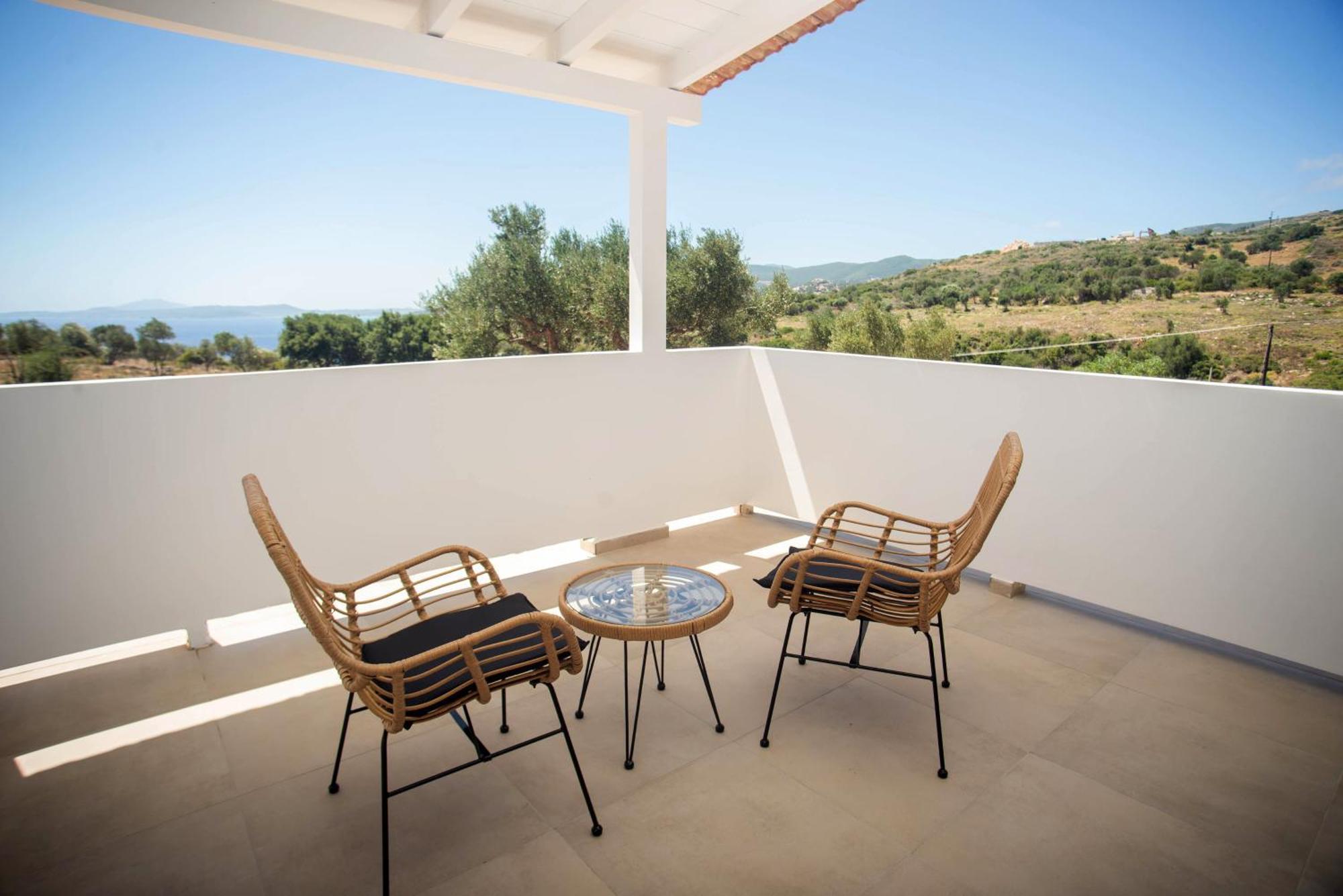 Marea Luxury Suites - Tramontana Korithion Luaran gambar