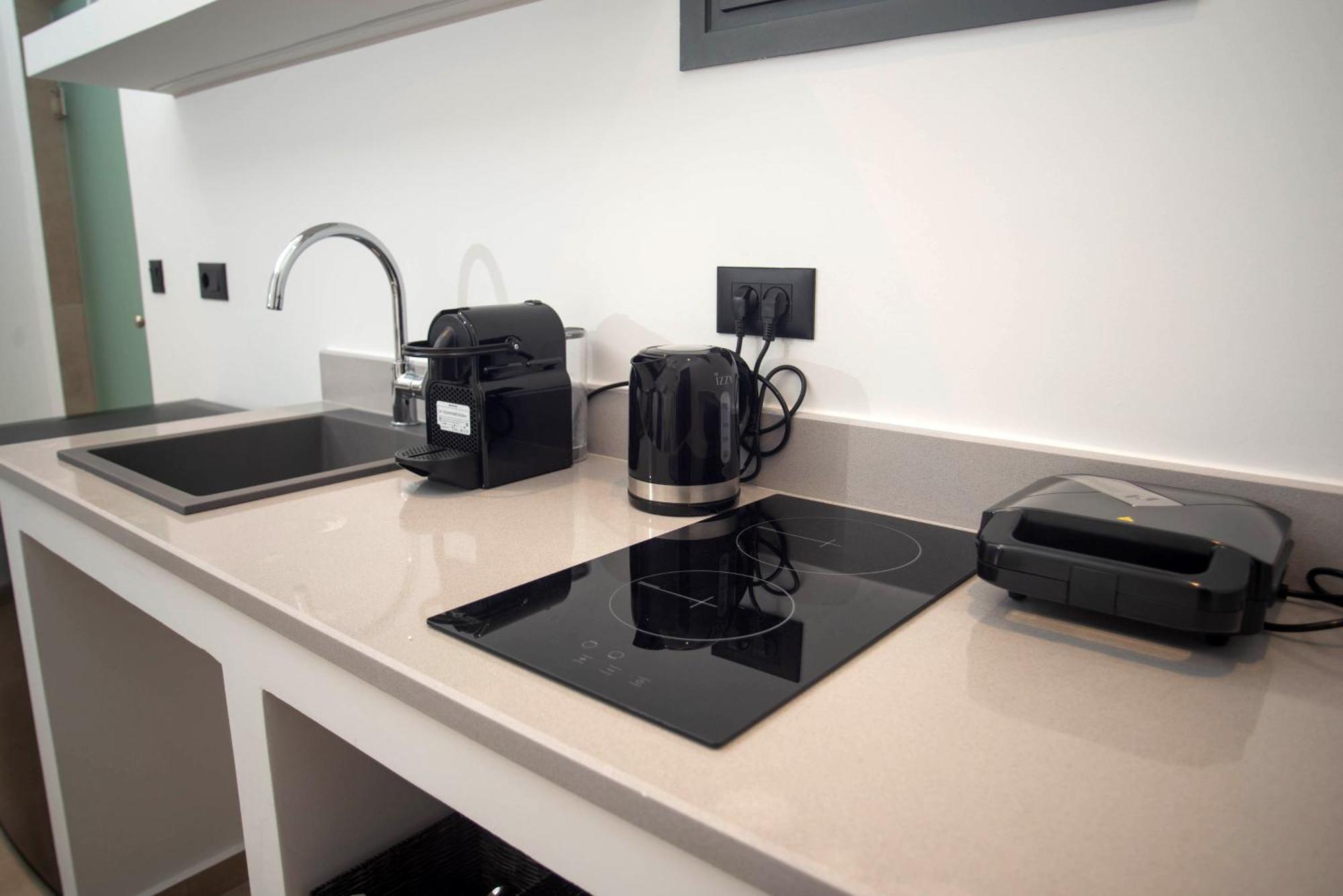 Marea Luxury Suites - Tramontana Korithion Luaran gambar