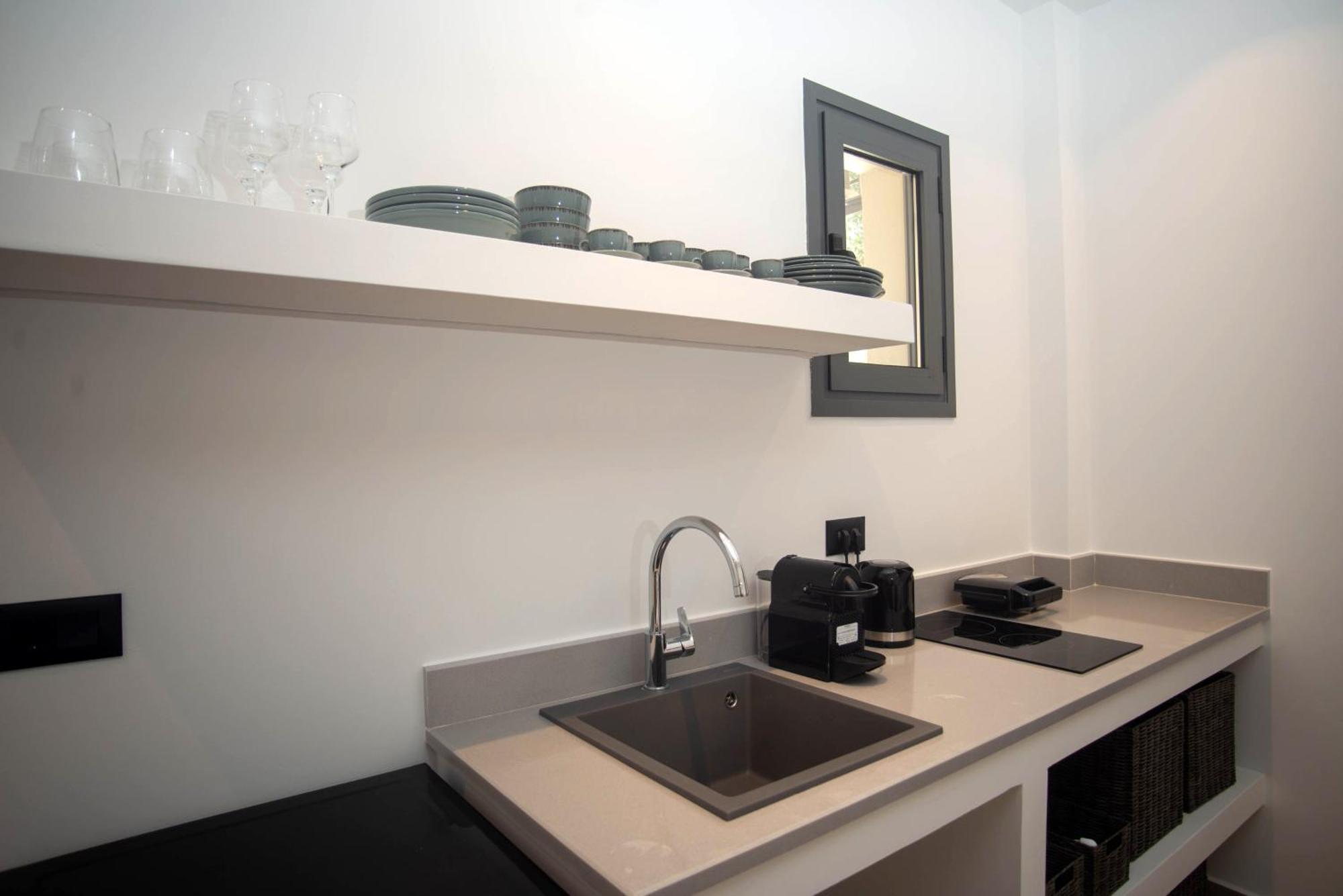 Marea Luxury Suites - Tramontana Korithion Luaran gambar