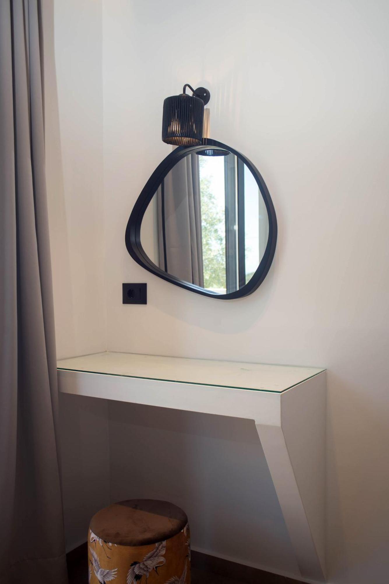 Marea Luxury Suites - Tramontana Korithion Luaran gambar